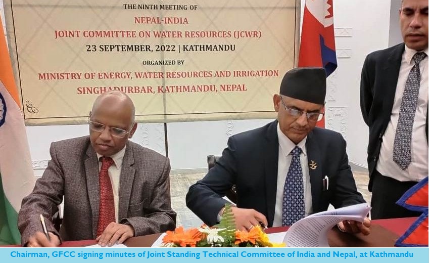 Chairman, GFCC signing minutes of Joint Standing Technical Committee of India and Nepal, at Kathmandu (2)